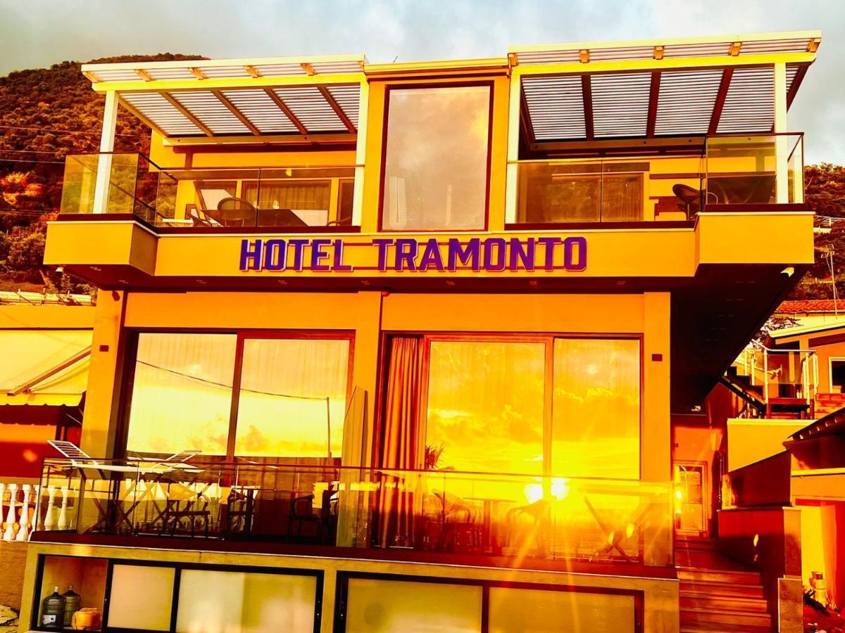 Villa Tramonto Vlore Radhime Luaran gambar